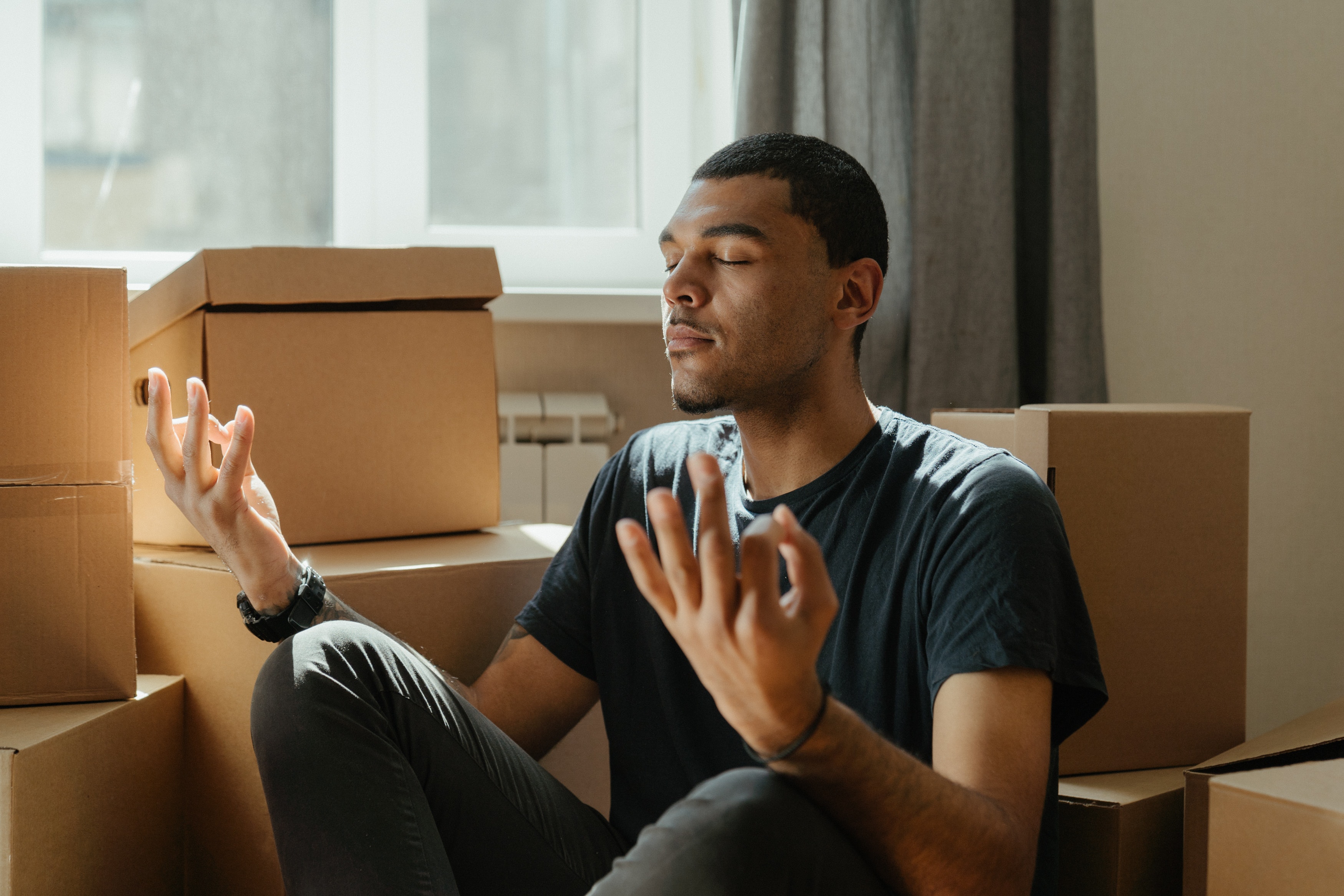 Comment réagir face aux imprévus et retards lors d'un déménagement ?